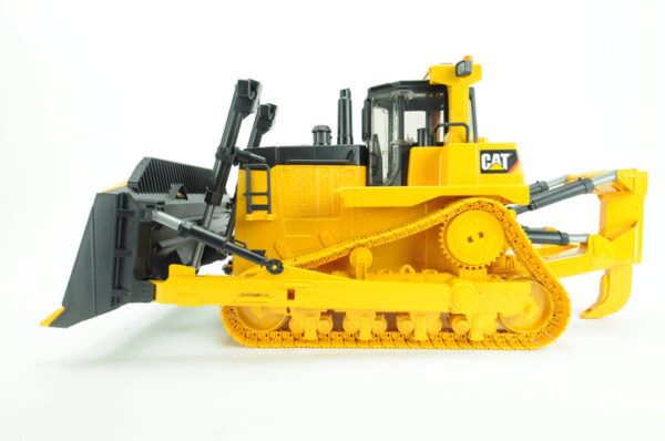 CAT® Large Track-Type Tractor - Premium 1:50 Scale Die-Cast Model (24.12.12 Series) - Image 4