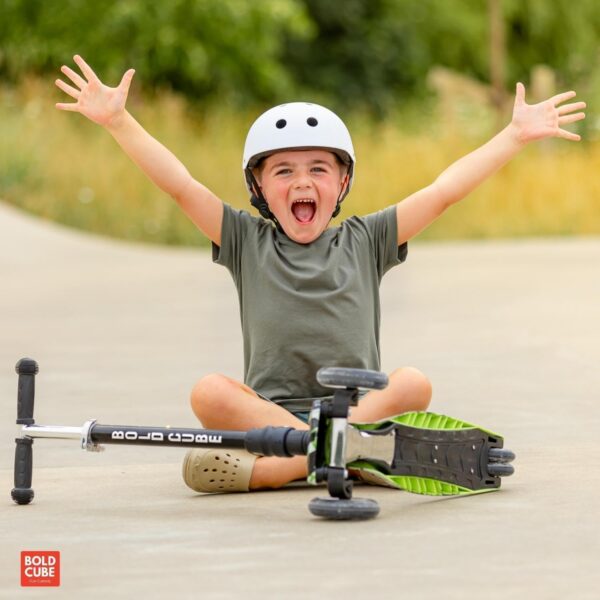 Big Fold | Three Wheel Scooter for Children Ages 5-10 Years | LED Wheels with Flashing Lights | Height Adjustable 65 to 89 cm | Rear Reflectors - Image 4