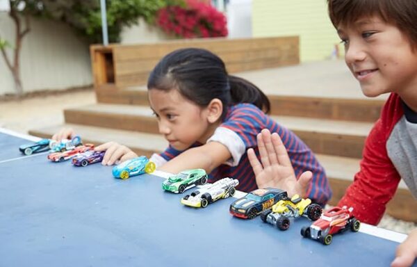Pack 1:64 Die-Cast Vehicles Gift Set - Image 2