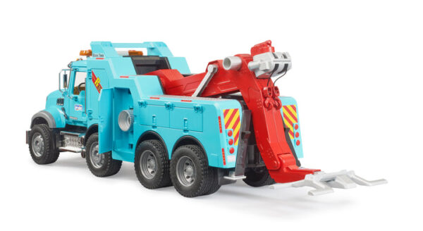 Bruder 02831 Mack Granite Recovery and Towing Truck - Image 4