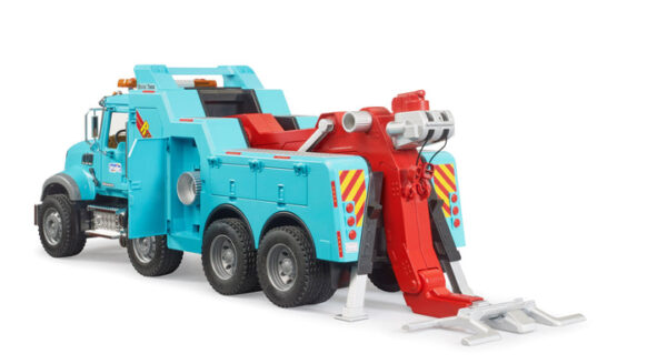 Bruder 02831 Mack Granite Recovery and Towing Truck - Image 2