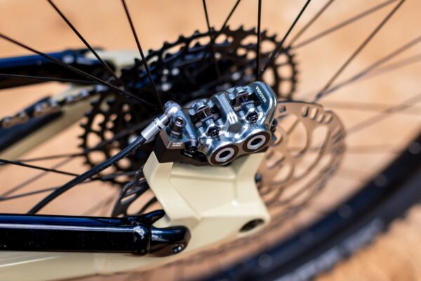Polygon Siskiu TE-N – Bosch-Powered E-Enduro Dominator 140mm of Turbocharged Trail Destruction – Where Power Meets Precision - Image 6